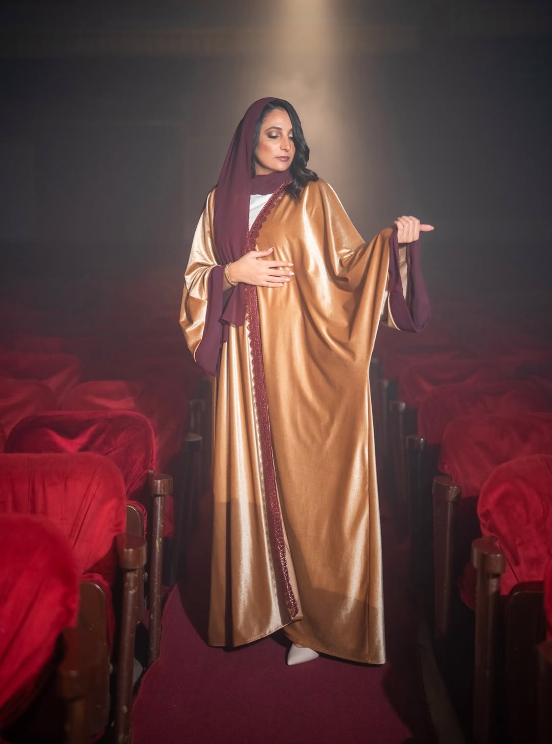 Gold velvet and crepe LE KANZ abaya in champagne